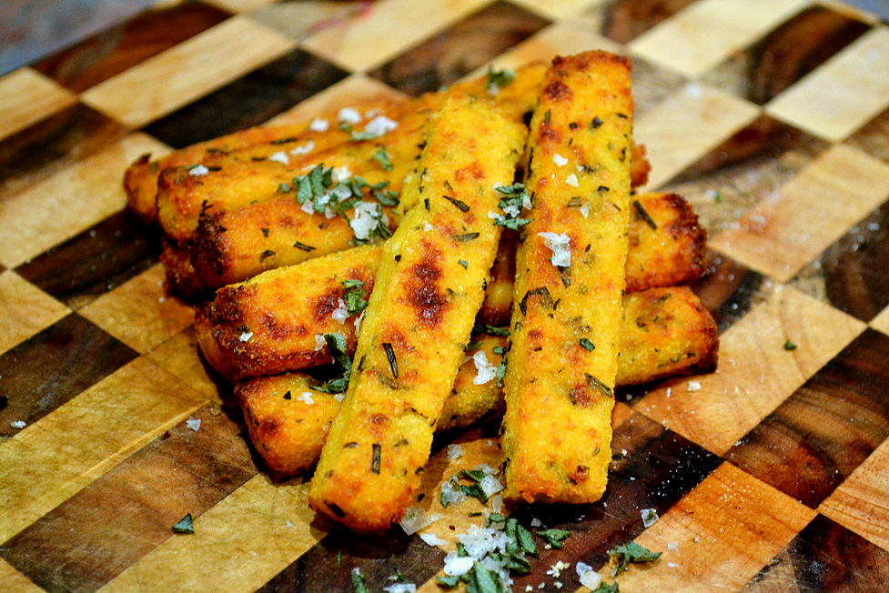 Les étapes incontournables pour des frites de polenta dorées et fondantes