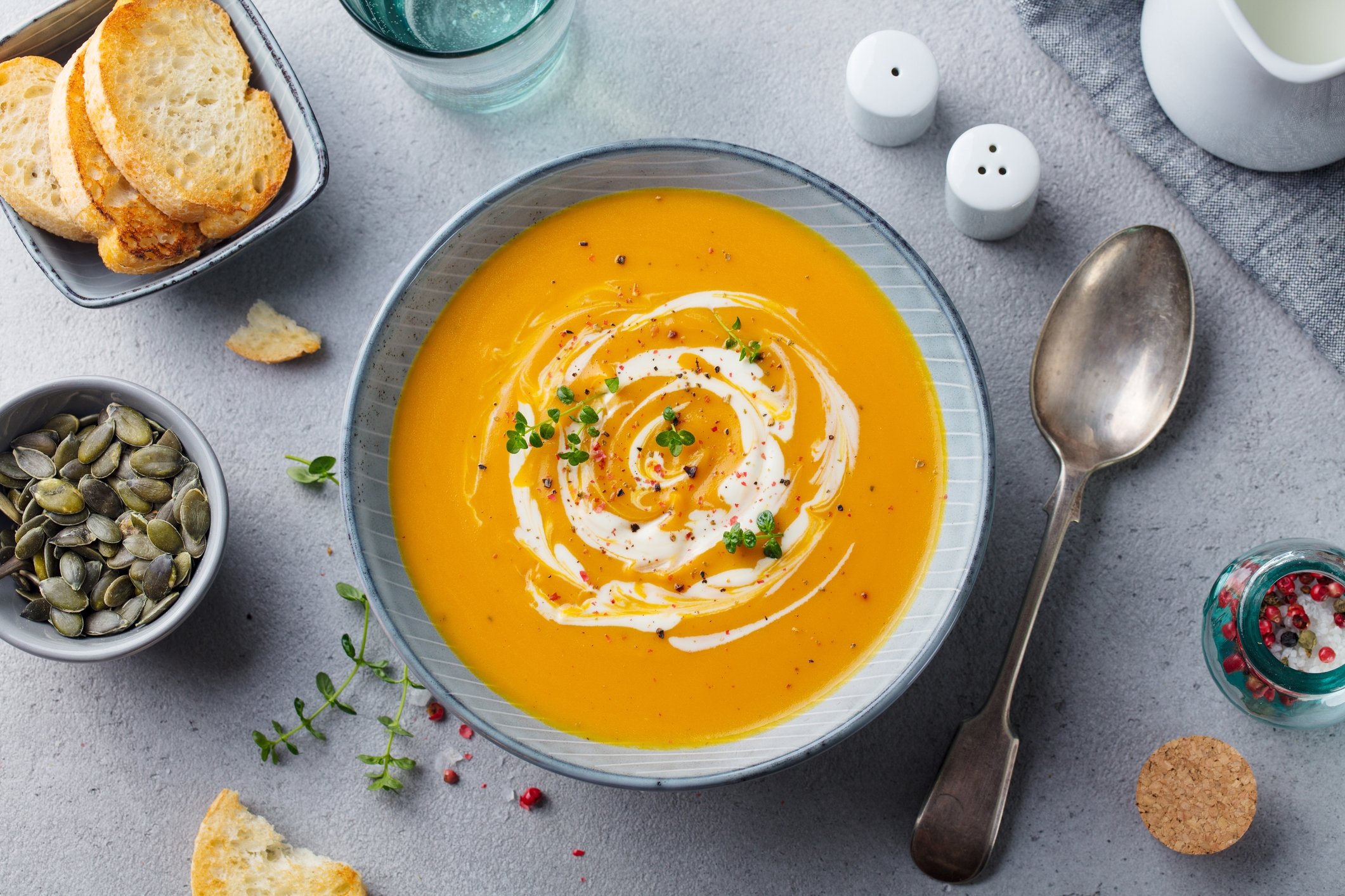 Préparer la soupe : quelques étapes simples pour un velouté d'automne tout doux